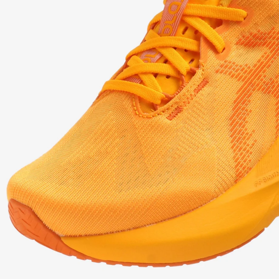 Asics Novablast 5