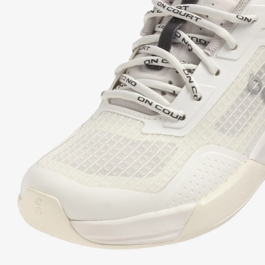 Wmns On THE ROGER ADV Z5
