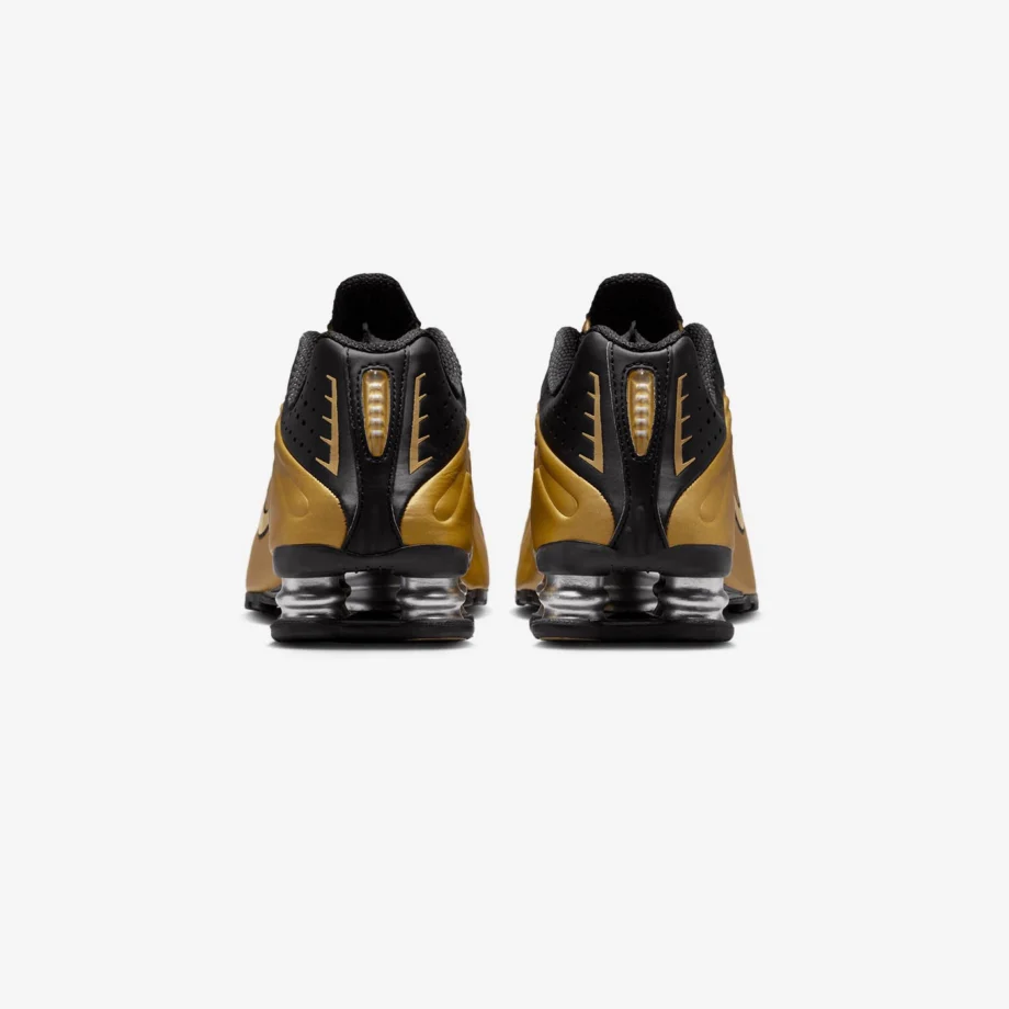 Wmns Nike Shox R4 «Metallic Gold»