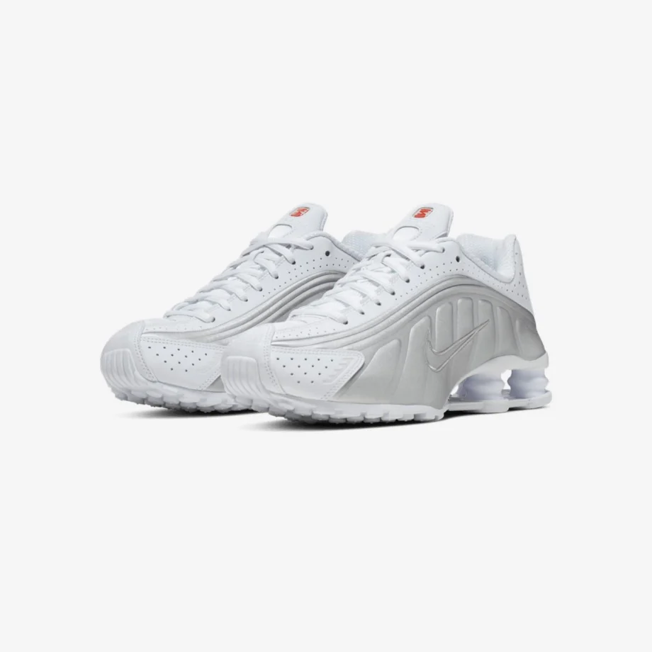 Wmns Nike Shox R4 «White Metalic Silver»
