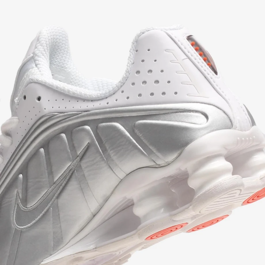 Wmns Nike Shox R4 «White Metalic Silver»