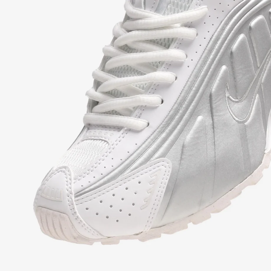 Wmns Nike Shox R4 «White Metalic Silver»