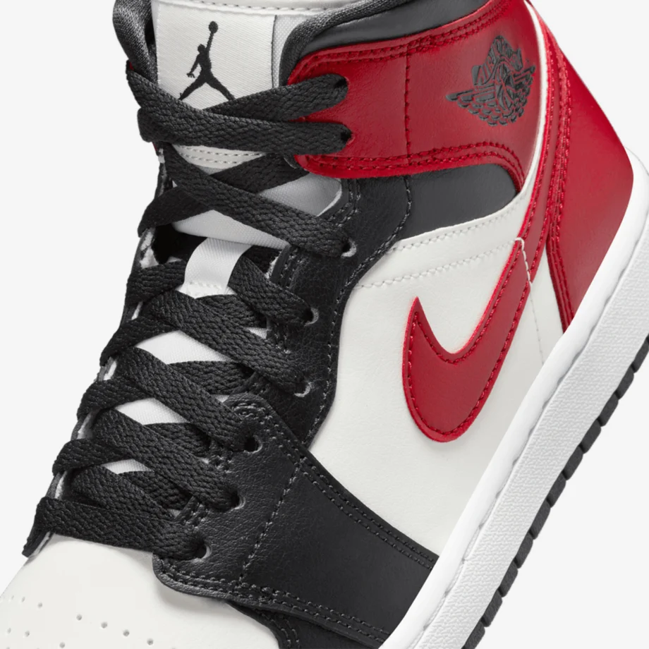 Wmns Air Jordan 1 Mid «Black Toe»