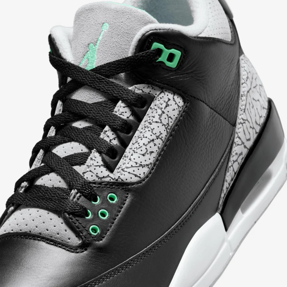 Air Jordan 3 Retro «Green Glow»