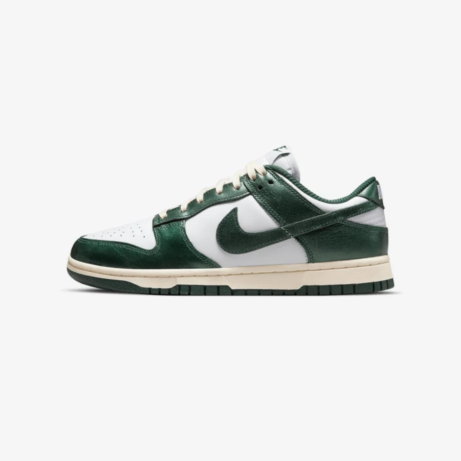 Wmns Nike Dunk Low «Vintage Green»