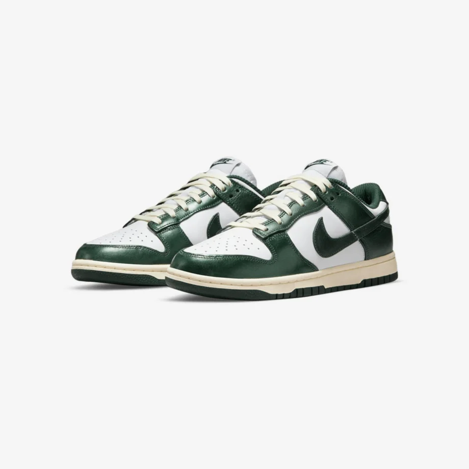 Wmns Nike Dunk Low «Vintage Green»