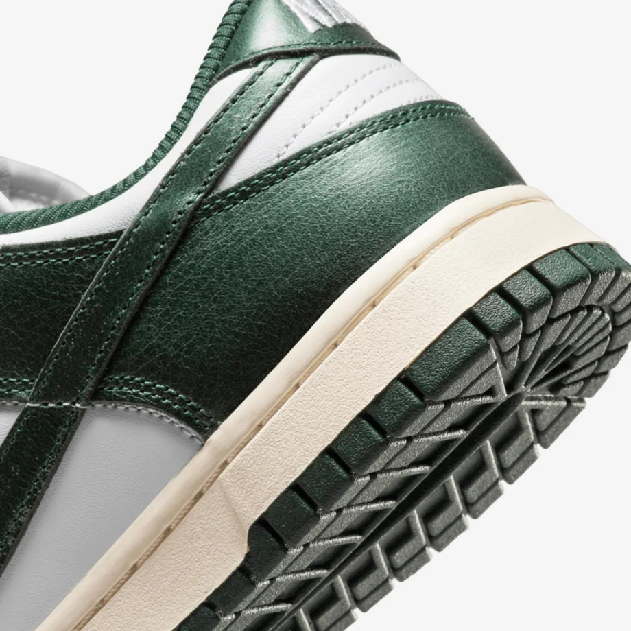 Wmns Nike Dunk Low «Vintage Green»
