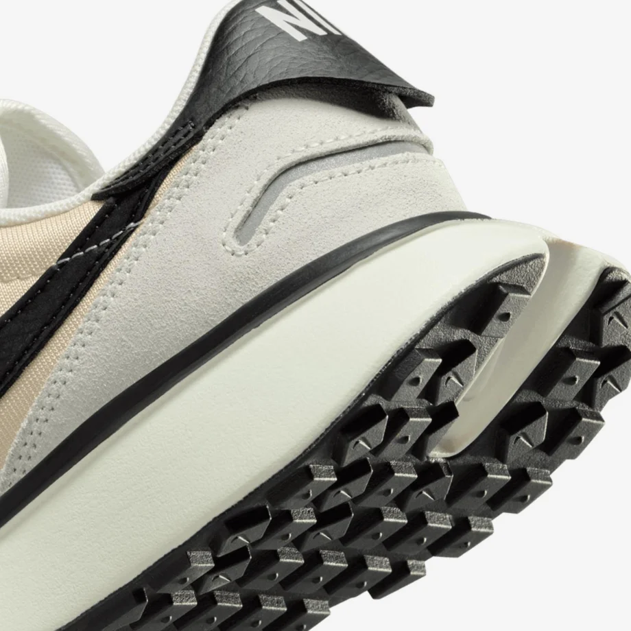 Wmns Nike Phoenix Waffle