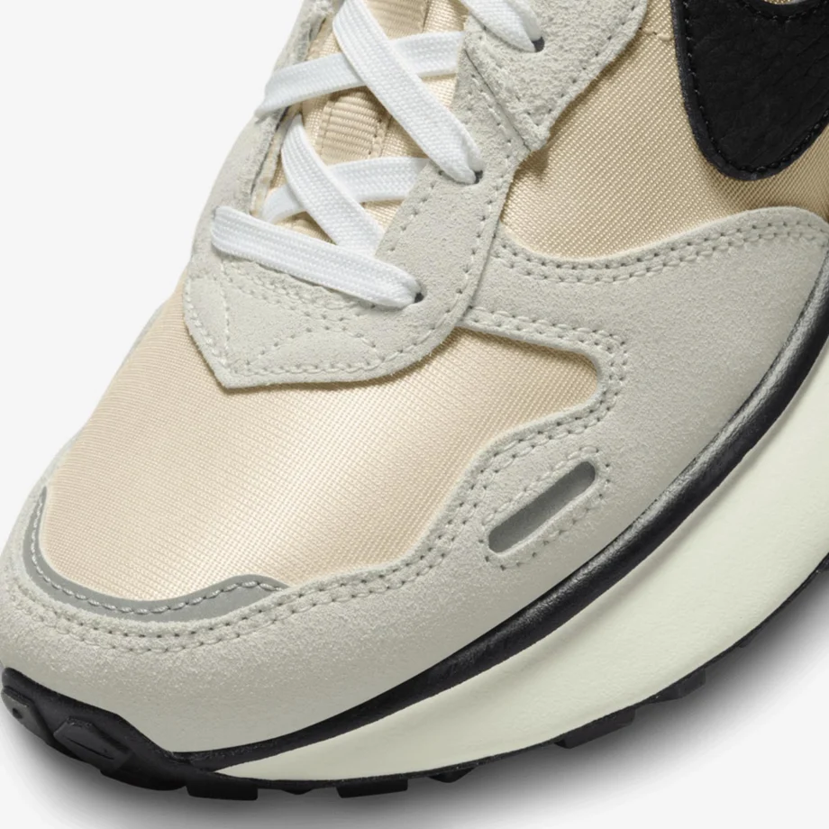 Wmns Nike Phoenix Waffle
