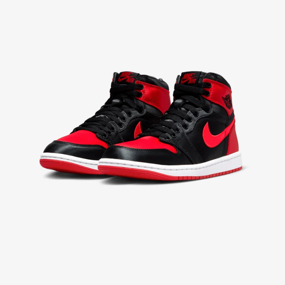 Wmns Air Jordan 1 Retro High OG «Satin Bred»