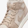 Wmns Air Jordan 1 Mid SE «Legend Light Brown»