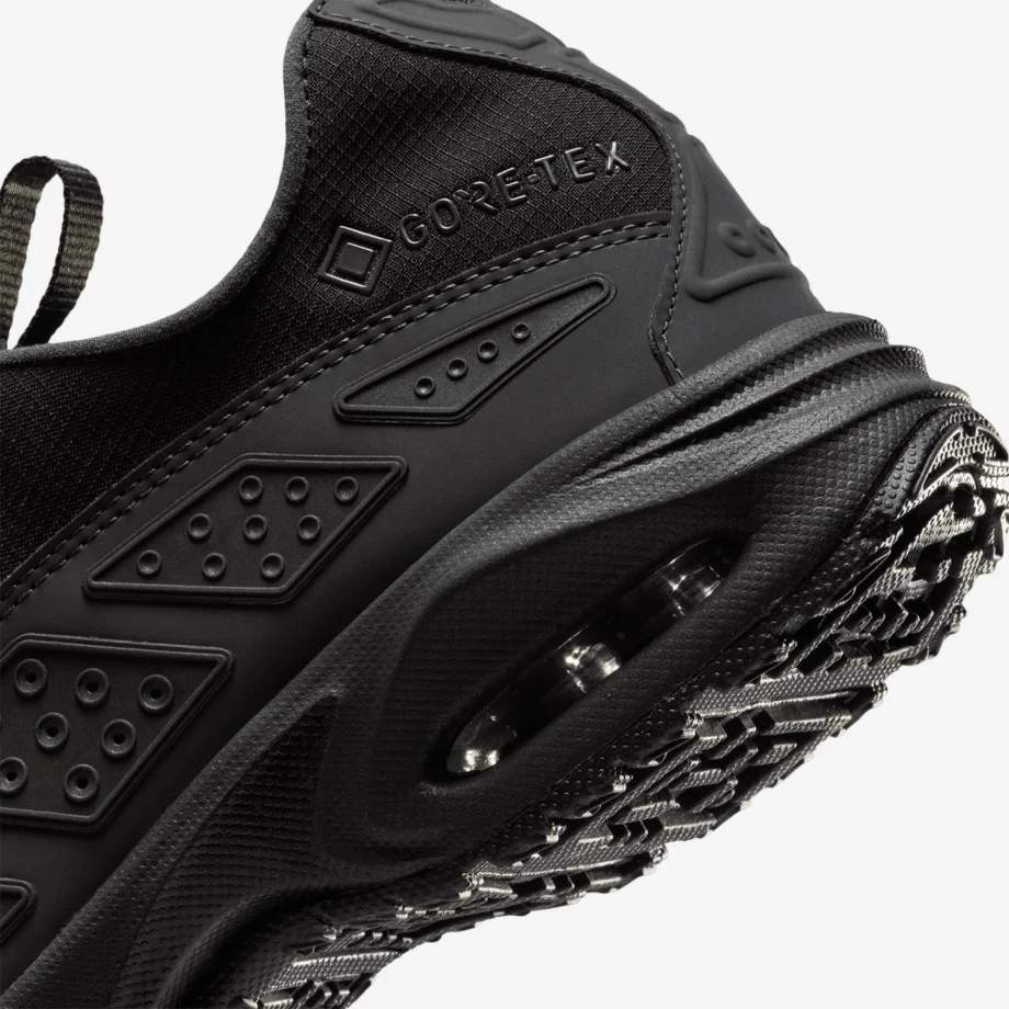 Wmns Nike Air Max SNDR Gore-Tex «Dark Smoke Grey»