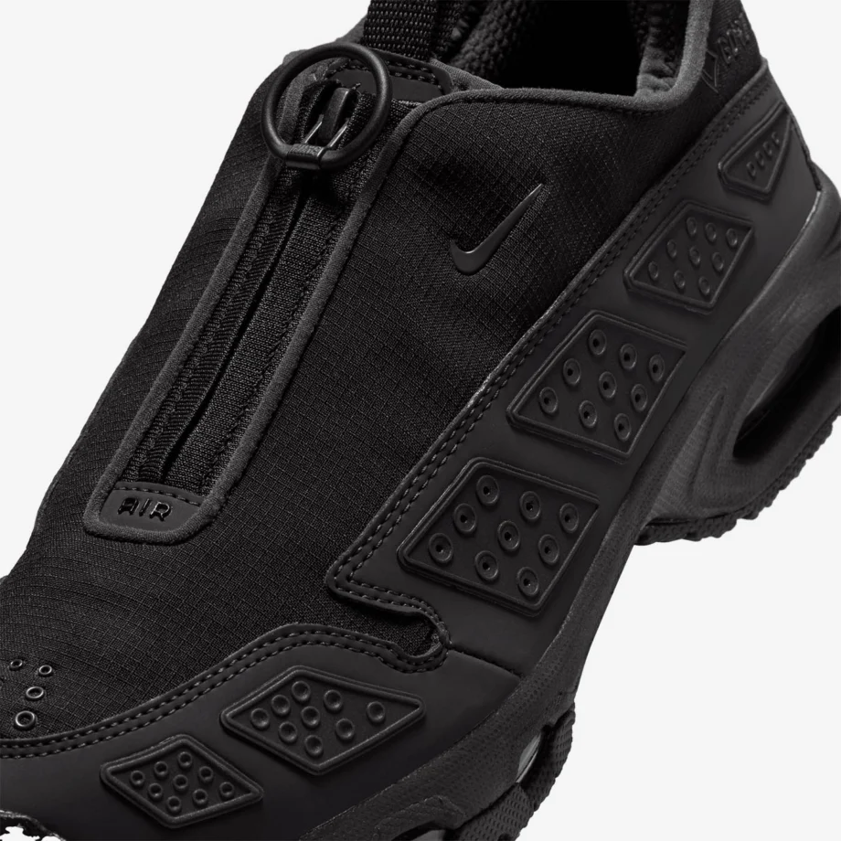 Wmns Nike Air Max SNDR Gore-Tex «Dark Smoke Grey»