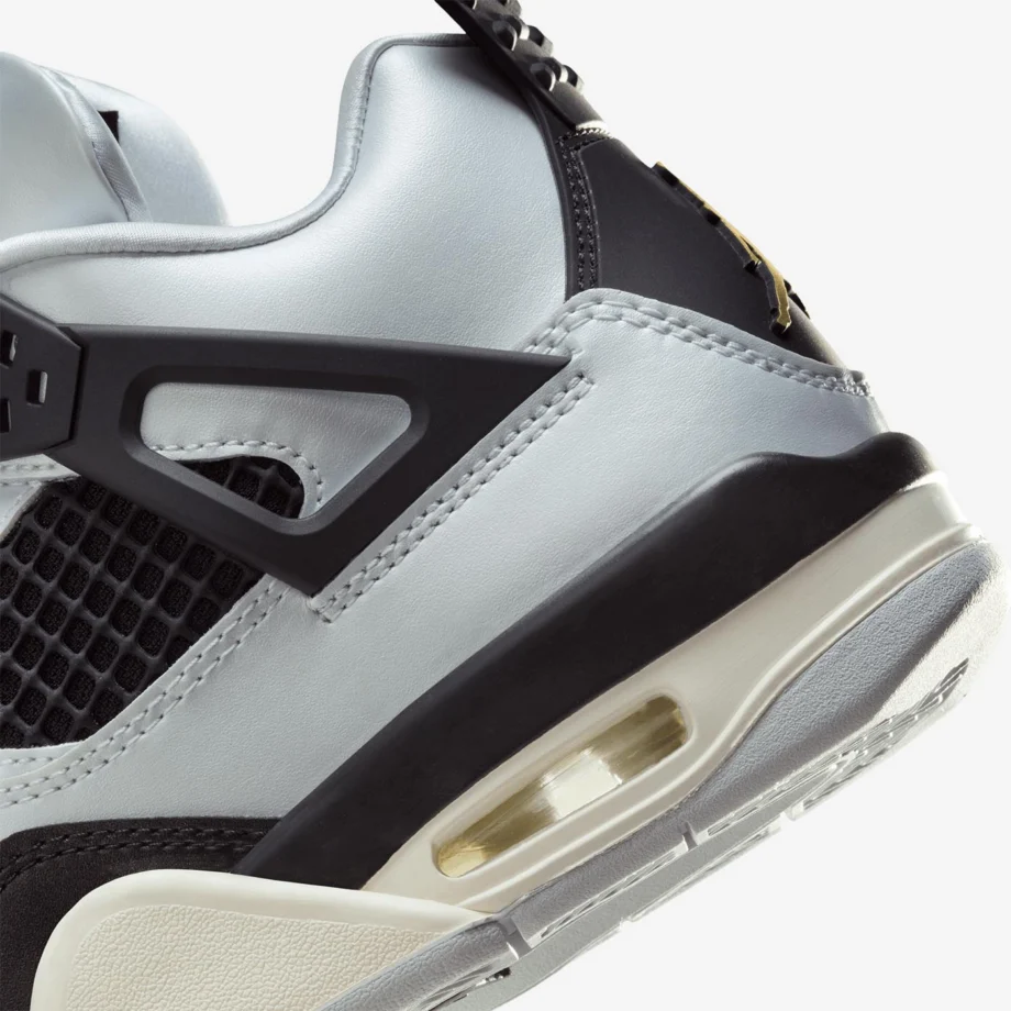 Air Jordan 4 Retro GS «Pure Platinum»