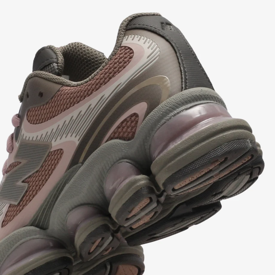 New Balance U20002T8