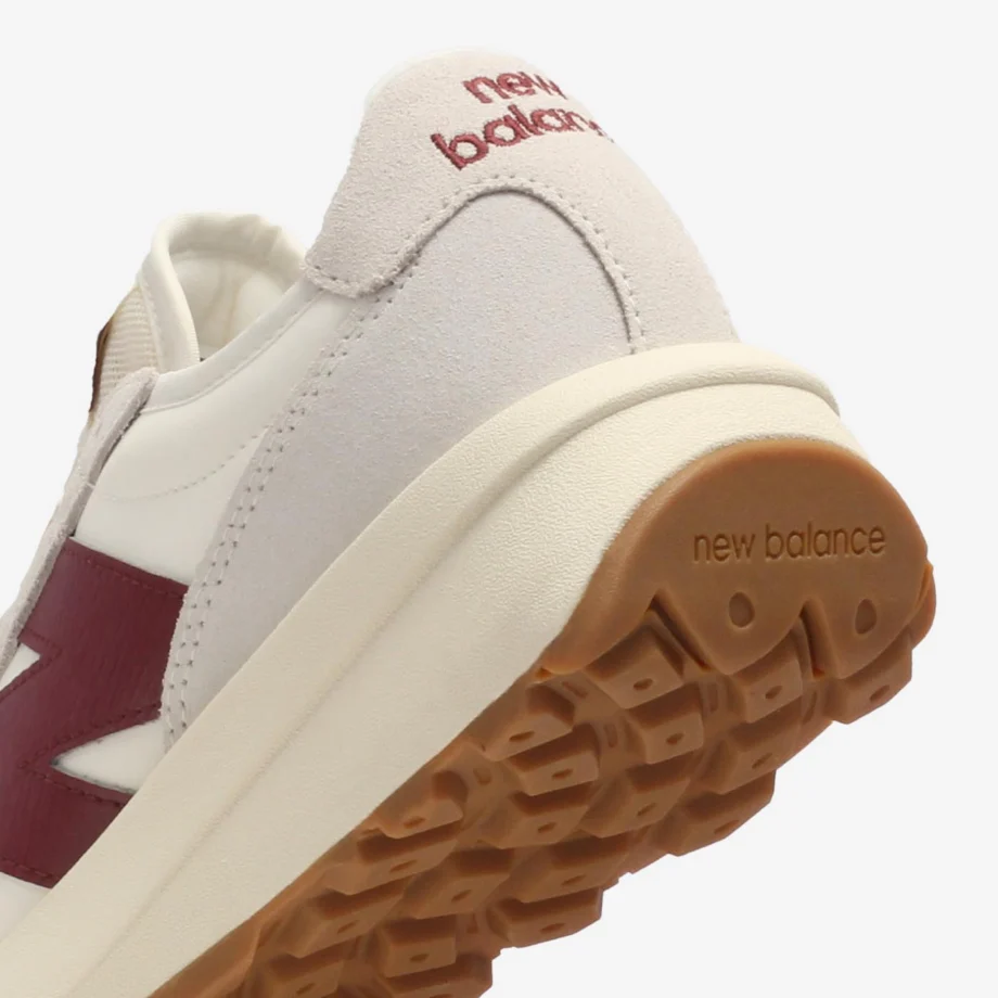 New Balance U370